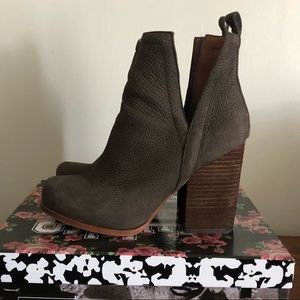 Jeffrey Campbell Oshea Ankle Boot, 8, gray